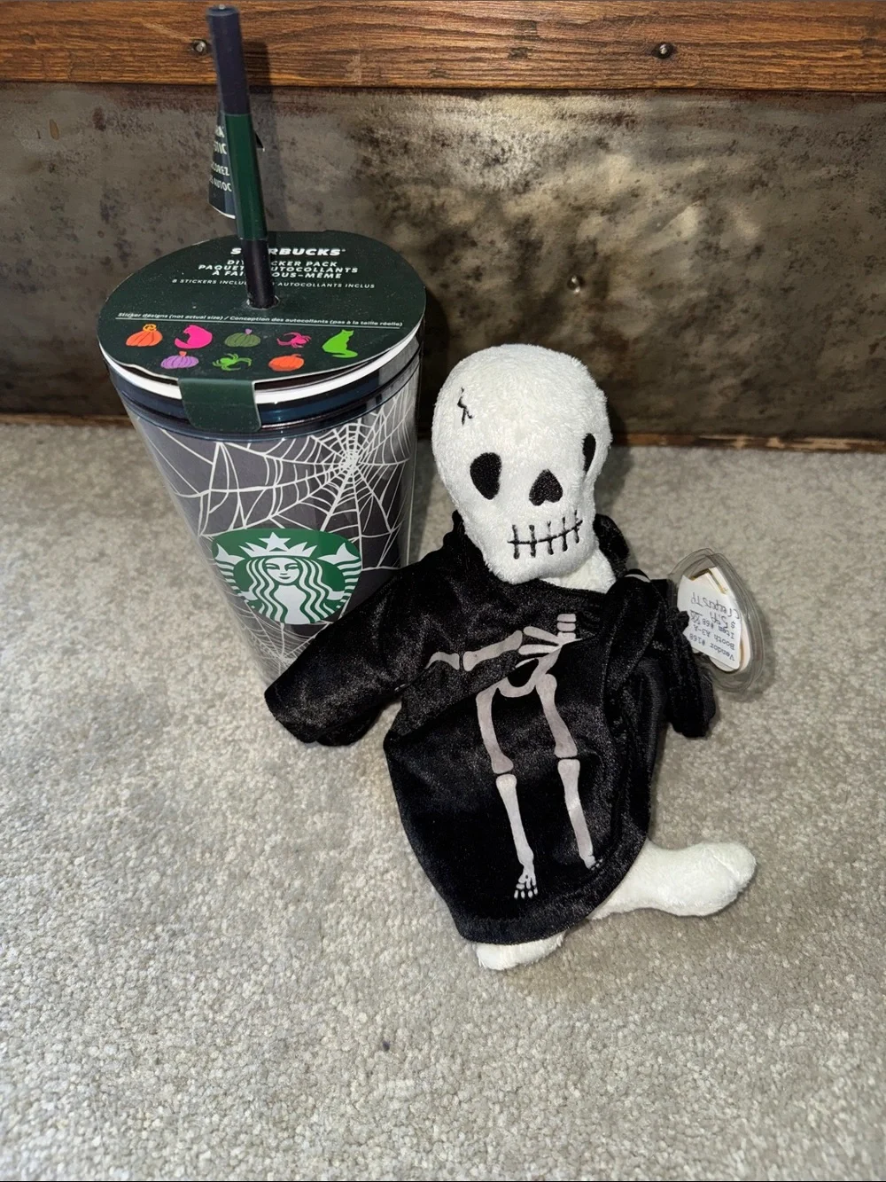 Starbucks 2021 NWT Glow In-The-Dark 16 oz Tumbler w/8 Stickers with Skeleton Ty